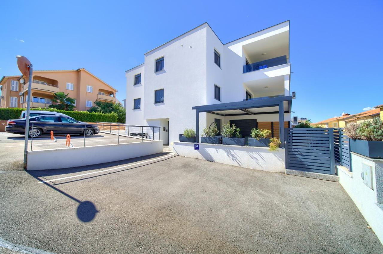 Apartments Nadica Deluxe 马林斯卡 外观 照片